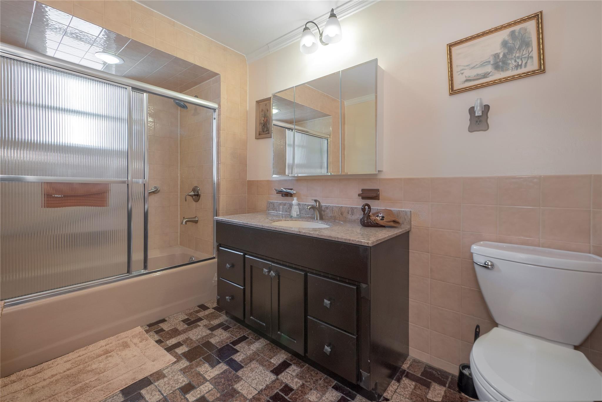 #12 photo, 34-42 88th Street, クイーンズ区 Jackson Heights , NY 11372