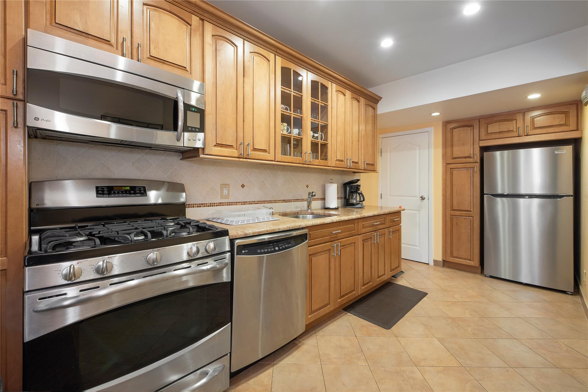 #4 photo, 34-42 88th Street, クイーンズ区 Jackson Heights , NY 11372