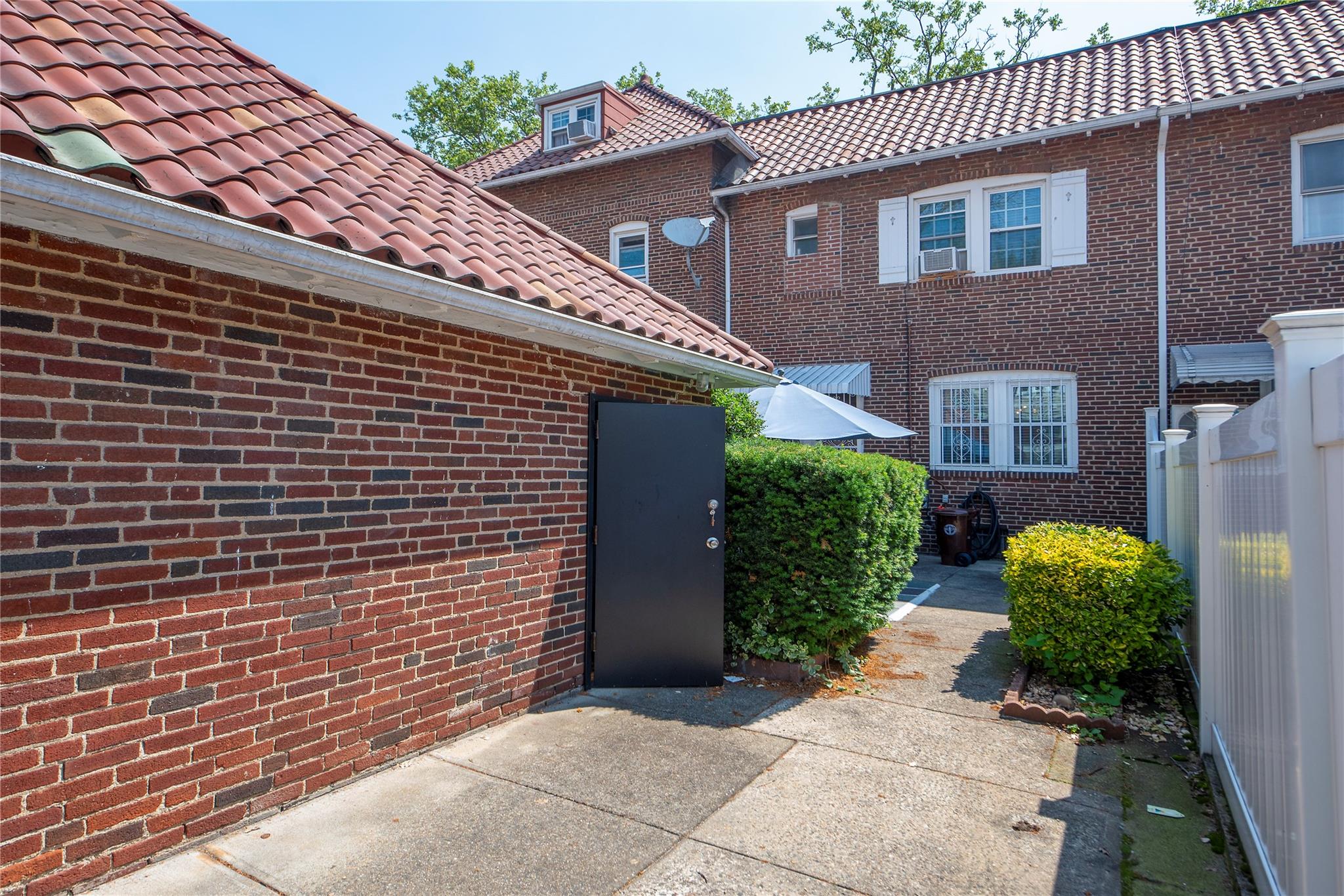 #8 photo, 34-42 88th Street, クイーンズ区 Jackson Heights , NY 11372