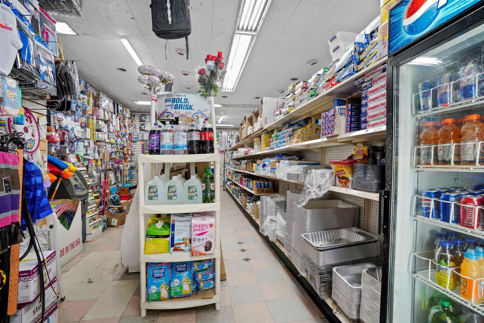 #11 photo, 67-03 Myrtle Avenue, クイーンズ区 Glendale , NY 11385