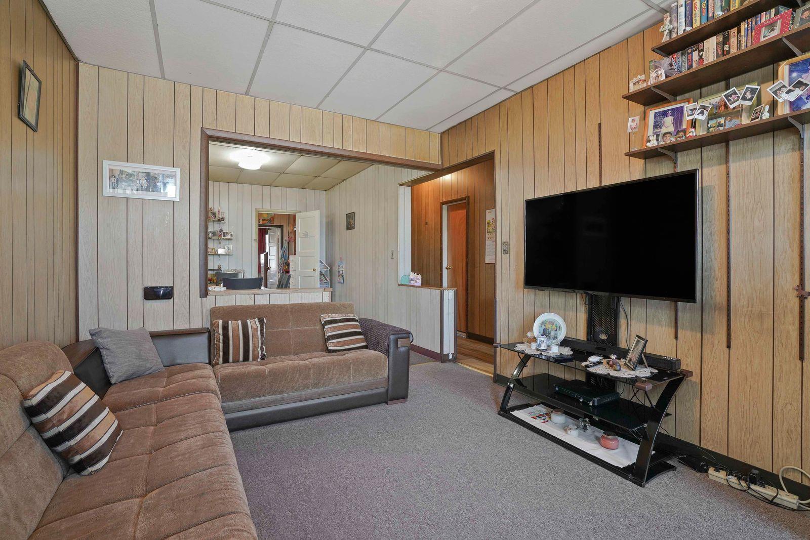 #19 photo, 67-03 Myrtle Avenue, クイーンズ区 Glendale , NY 11385