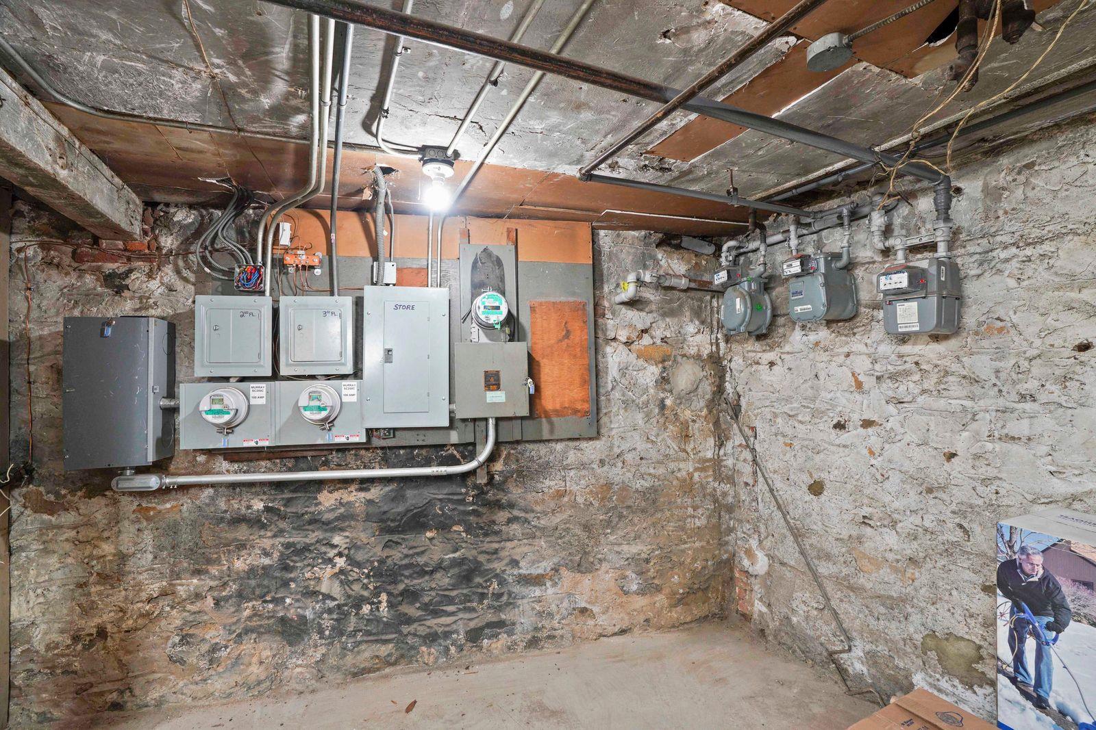 #8 photo, 67-03 Myrtle Avenue, クイーンズ区 Glendale , NY 11385