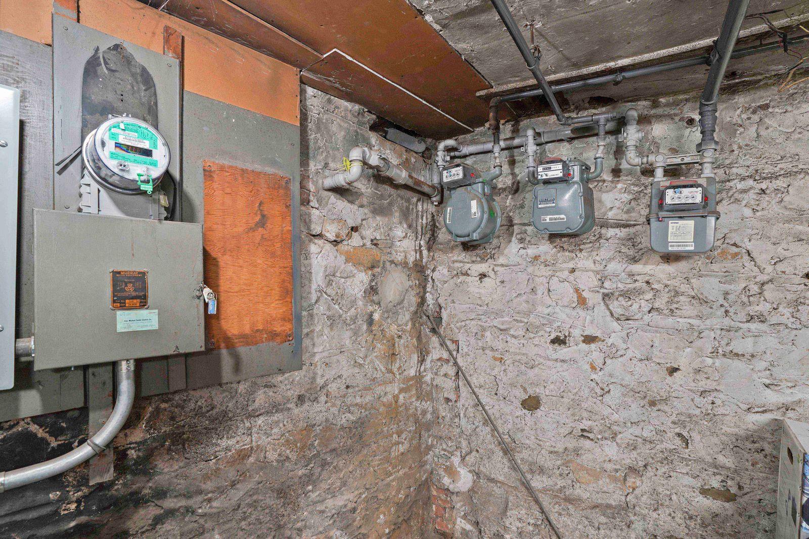 #9 photo, 67-03 Myrtle Avenue, クイーンズ区 Glendale , NY 11385