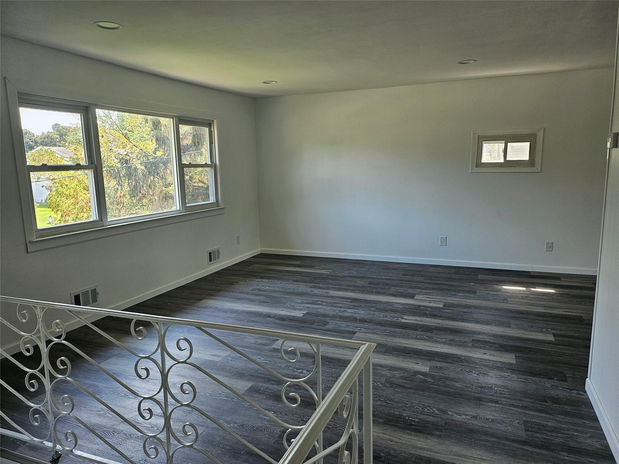 #3 photo, 141 Sheridan Street, 東長島 Brentwood , NY 11717