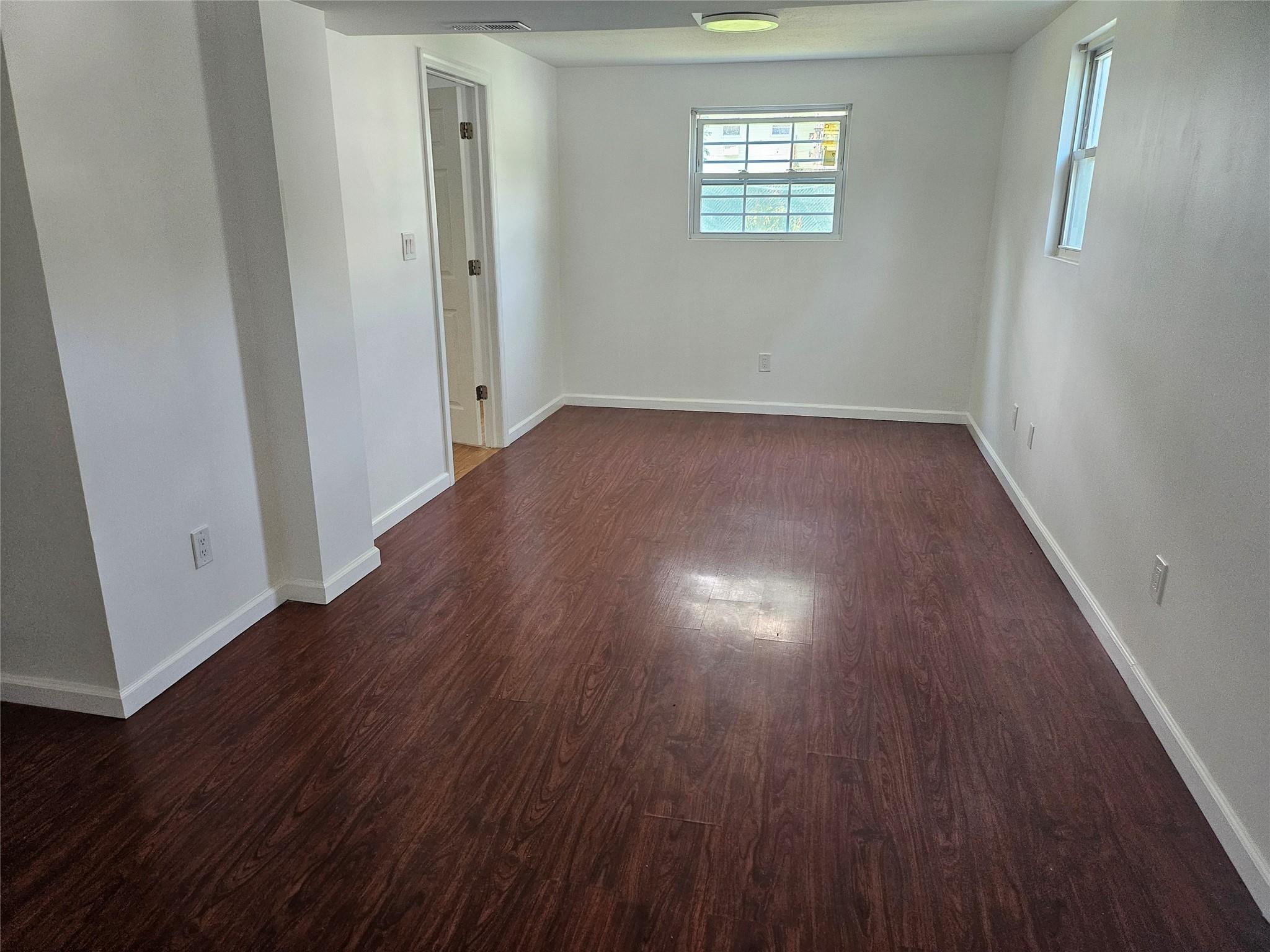 #8 photo, 141 Sheridan Street, 東長島 Brentwood , NY 11717