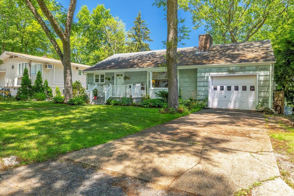 #1 photo, 9 North Court, Bayville , NY 11709