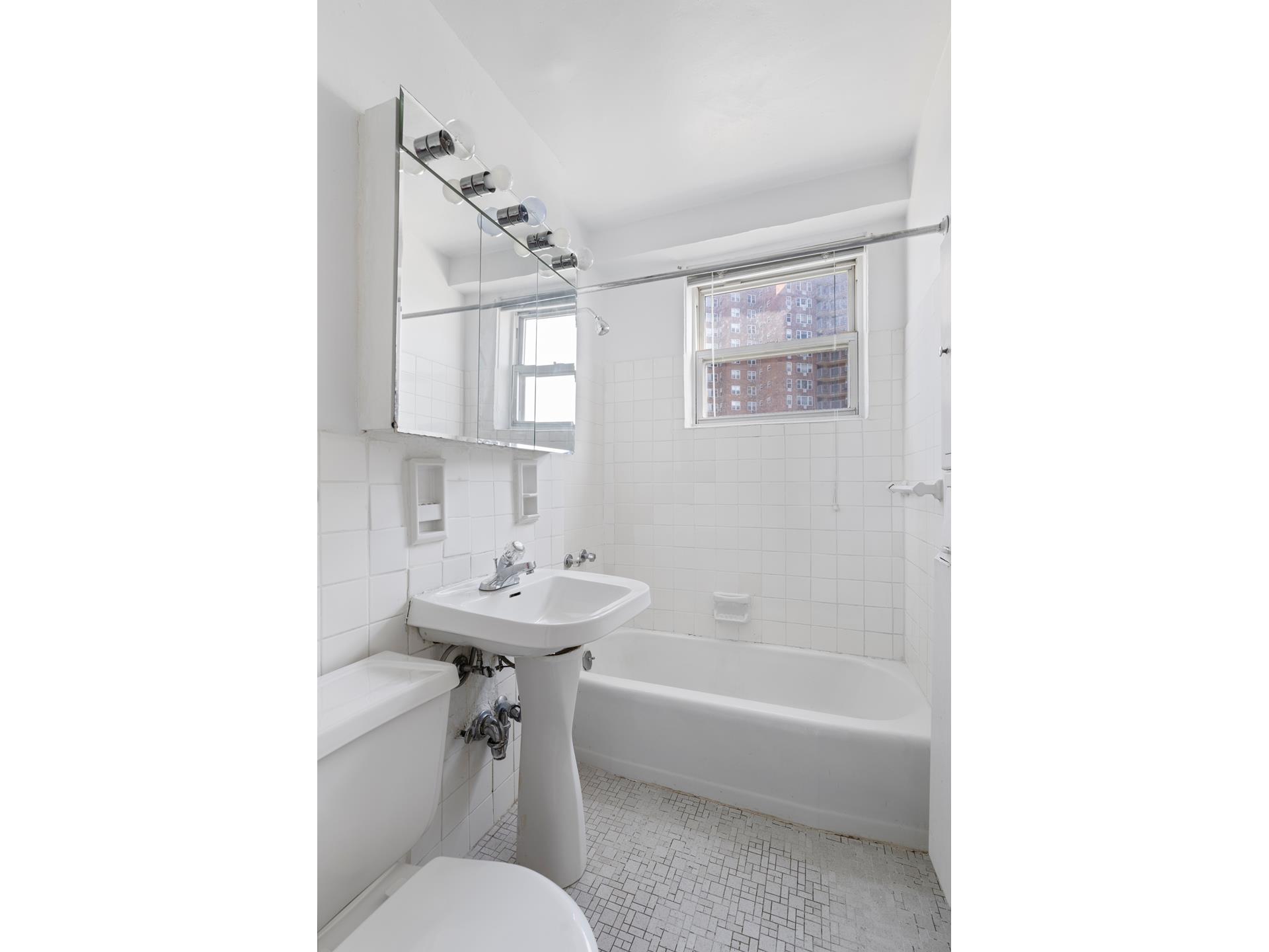 #15 photo, 5900 ARLINGTON Avenue, ブロンクス区 North Riverdale , NY 10471