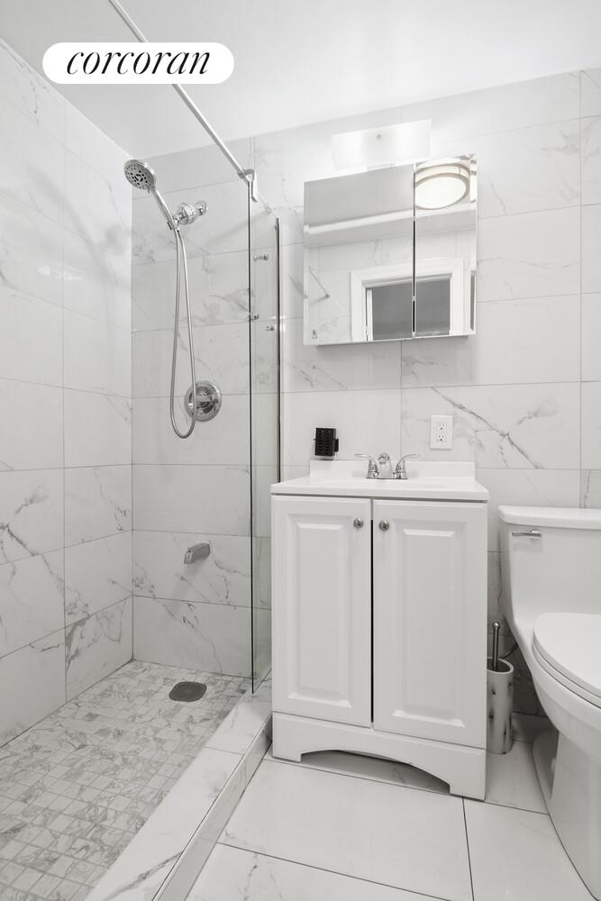 #10 photo, 64-03 102ND Street, クイーンズ区 Forest Hills , NY 11374