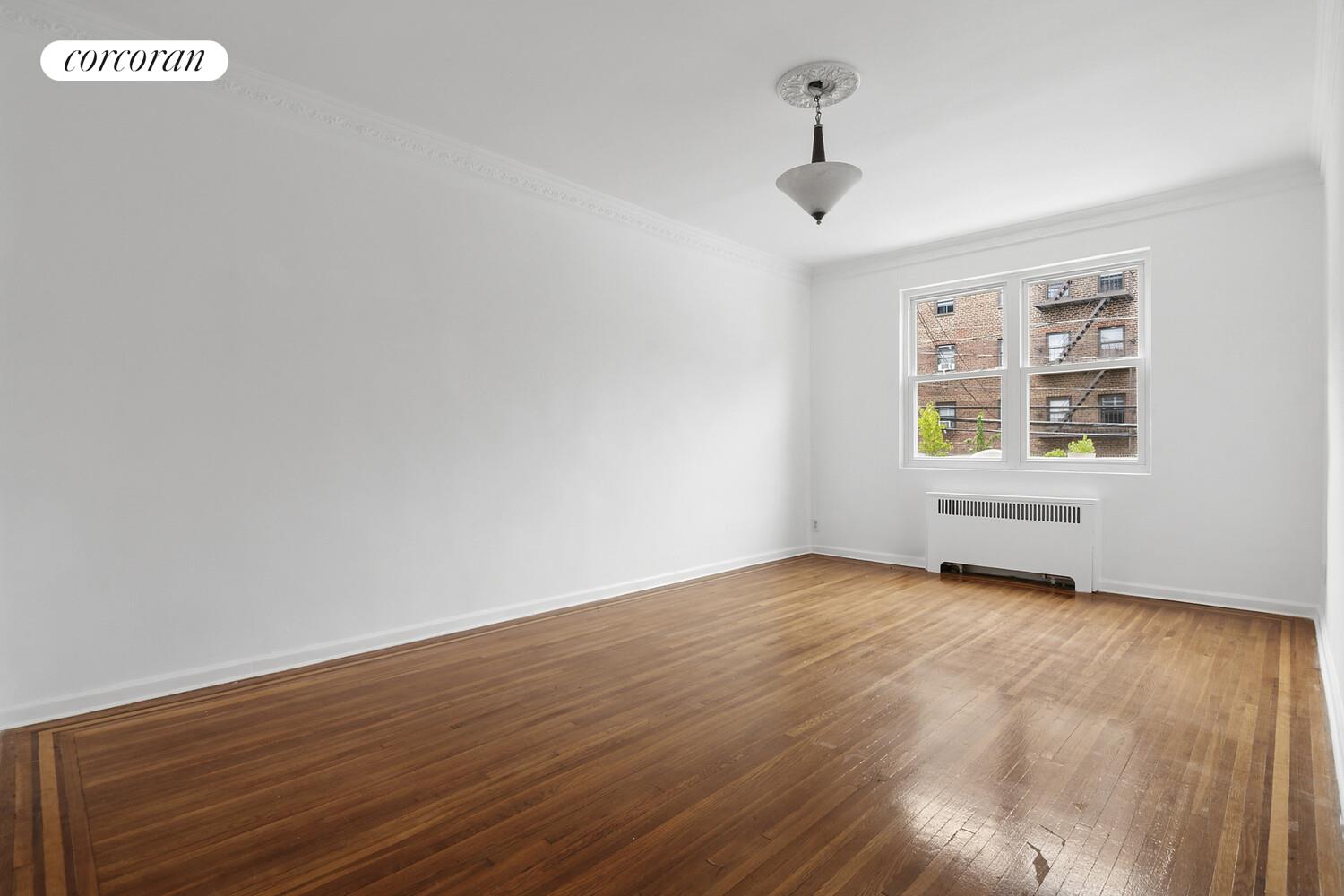 #3 photo, 64-03 102ND Street, クイーンズ区 Forest Hills , NY 11374