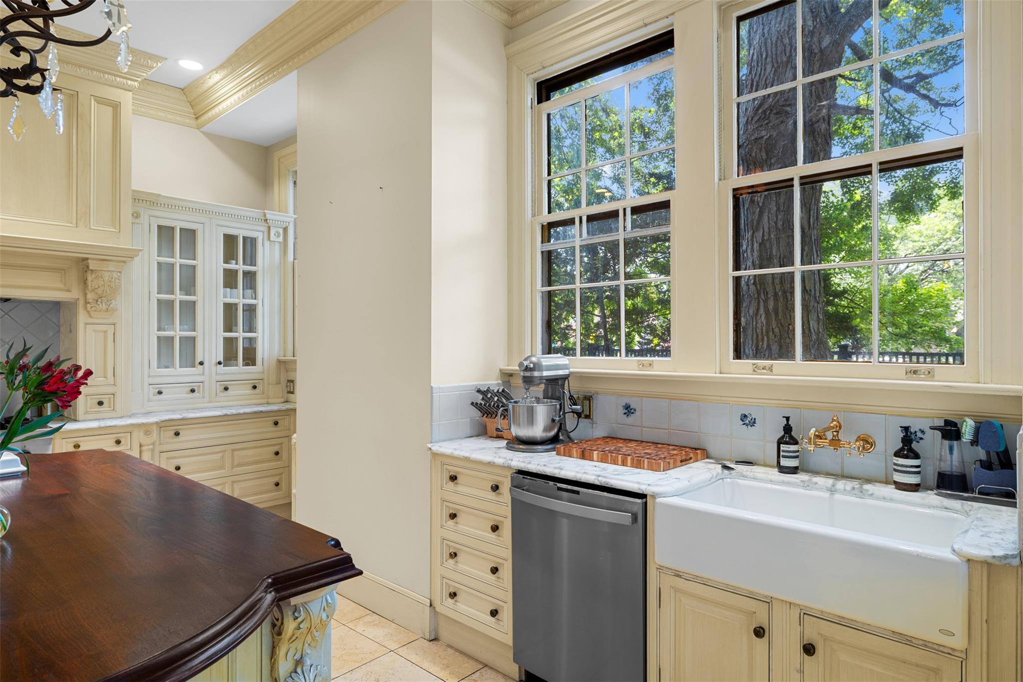 #16 photo, 103 Albany Avenue, Kingston , NY 12401