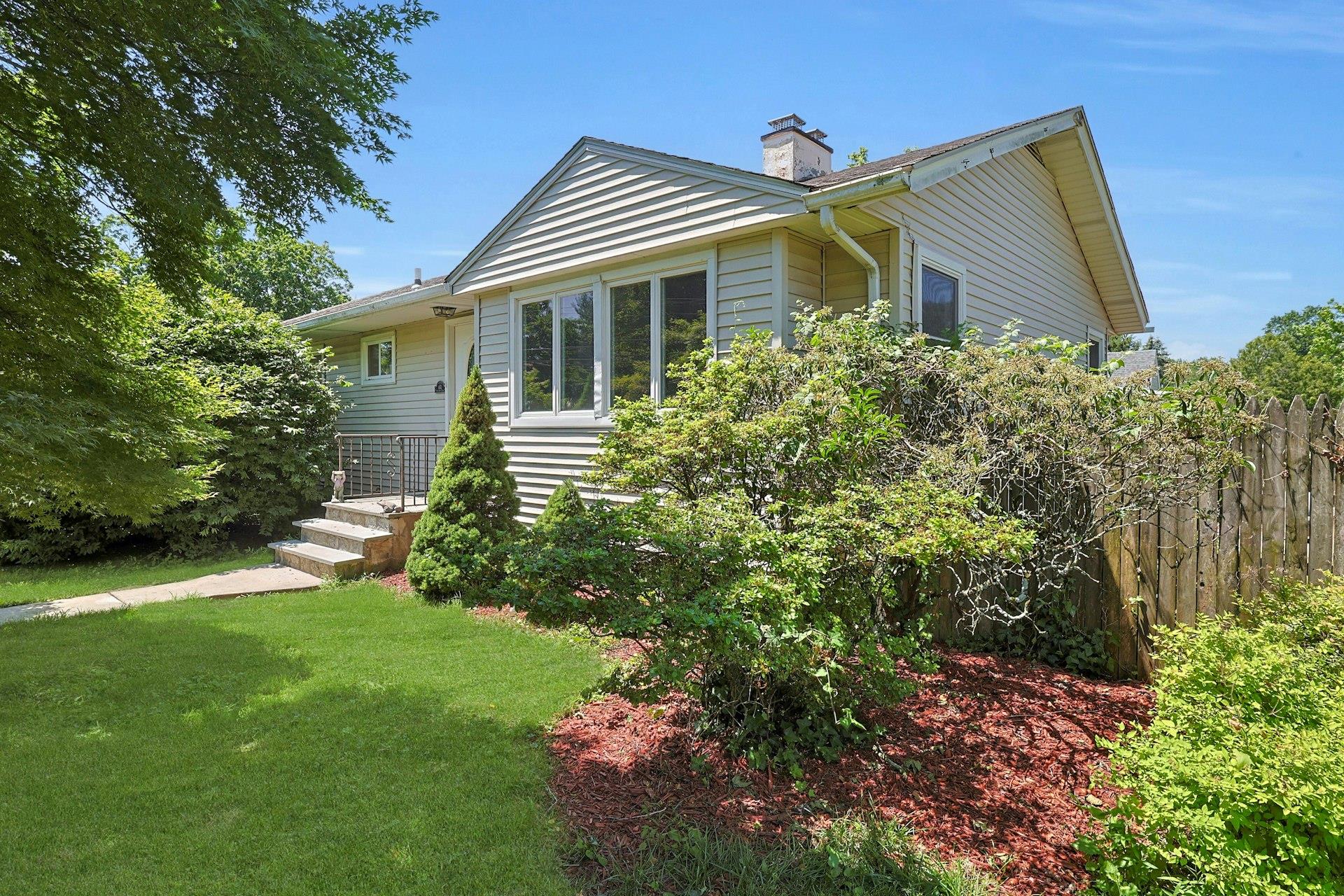 #1 photo, 61 Westlake Drive, Valhalla , NY 10595