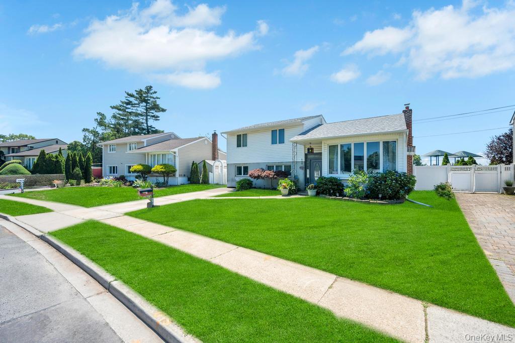 #1 photo, 2482 Cadillac Drive, 長島 East Meadow , NY 11554