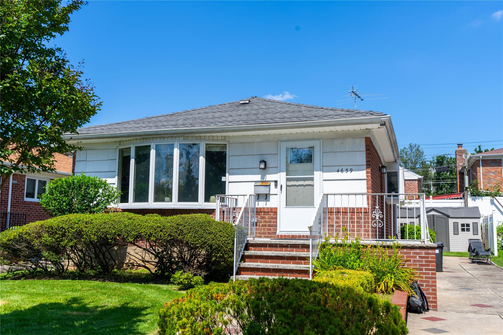 #1 photo, 4639 247th Street, 皇后區 道格拉斯頓 Douglaston , NY 11362