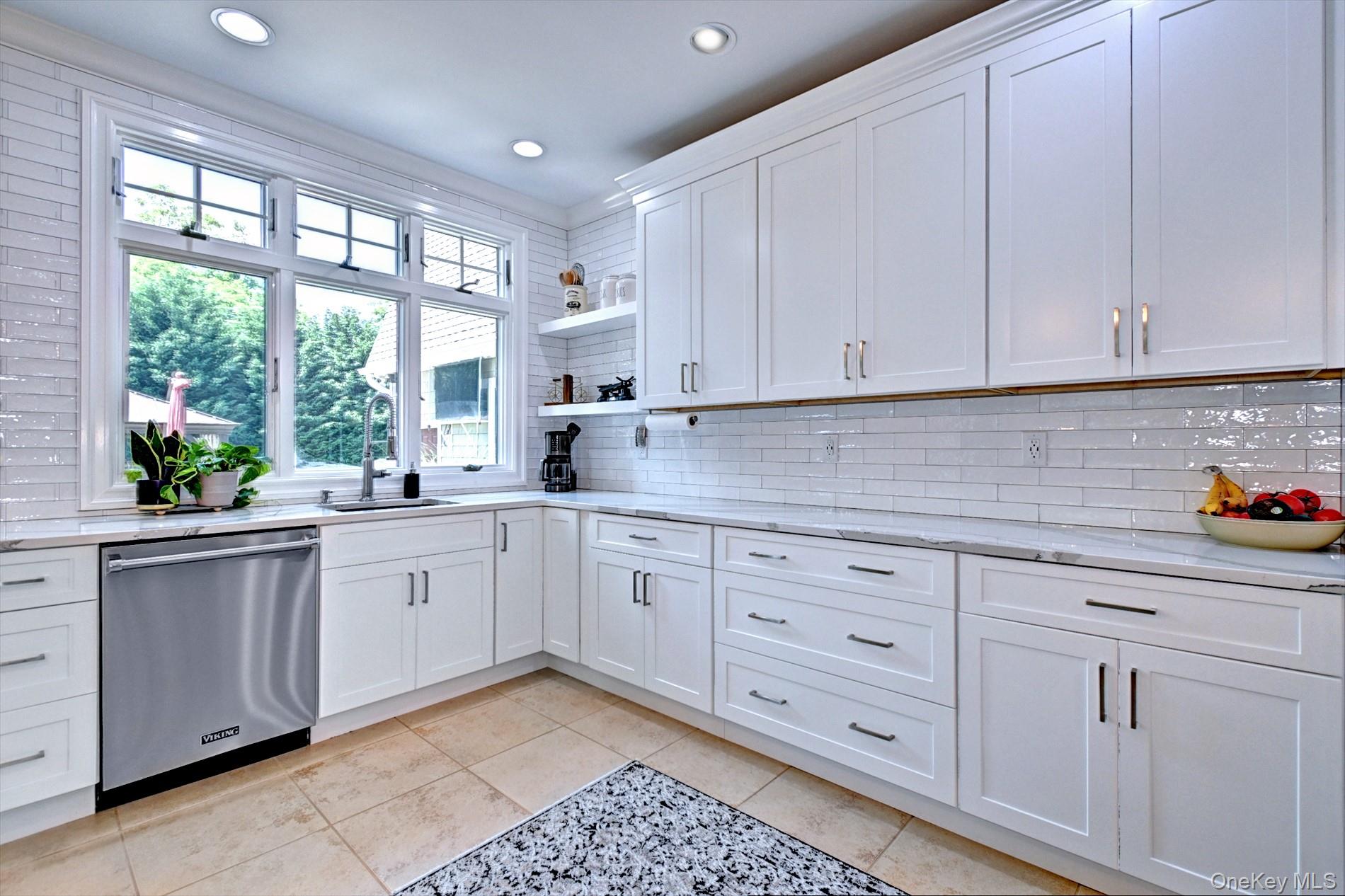 #19 photo, 4 Briana Court, サフォーク郡 East Moriches , NY 11940