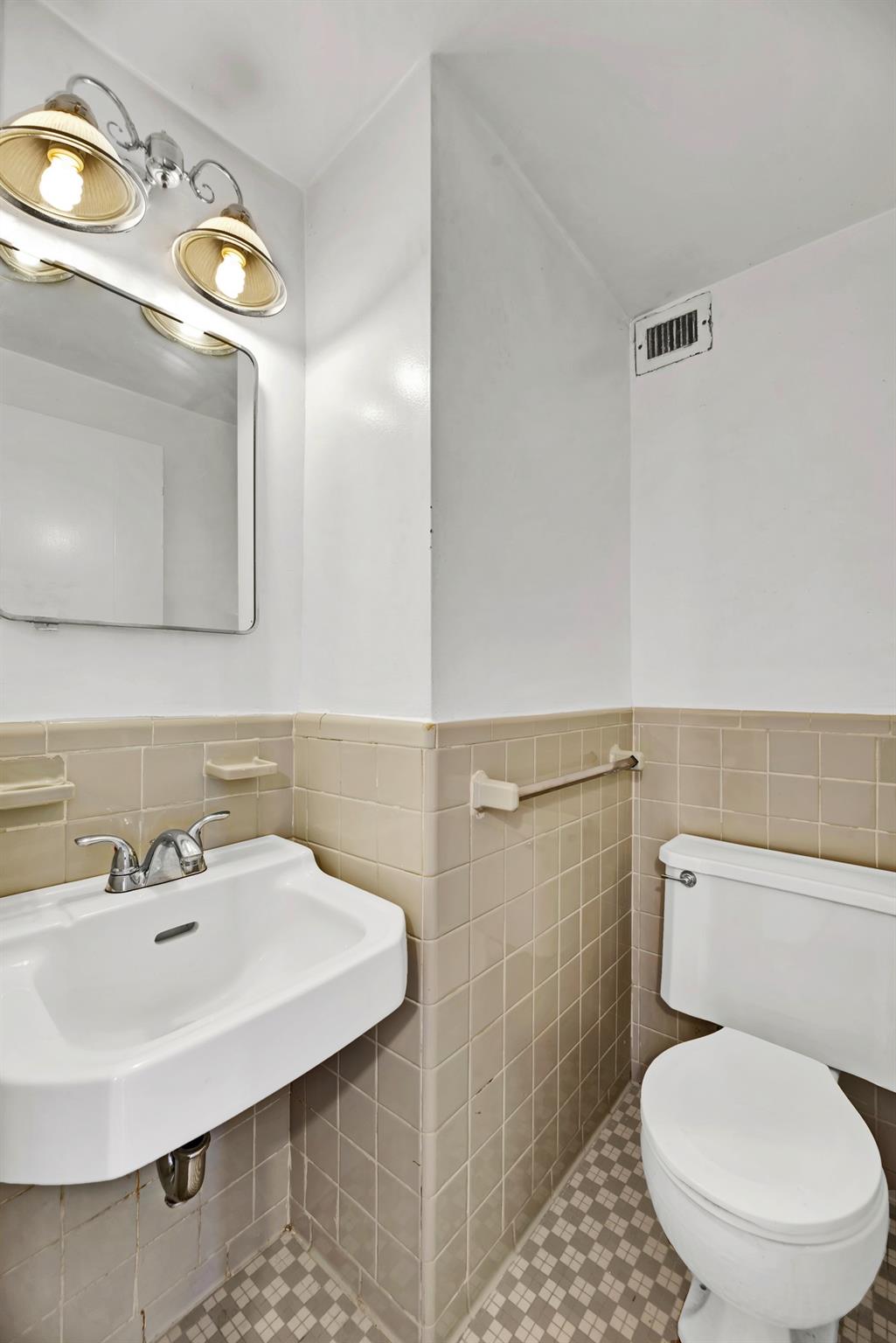 #9 photo, 1 Fordham Hill Oval, ブロンクス区 Bronx , NY 10468