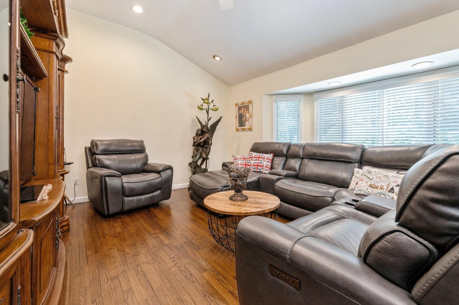 #14 photo, 70 Fairfax Drive, 東長島 科勒姆 Coram , NY 11727