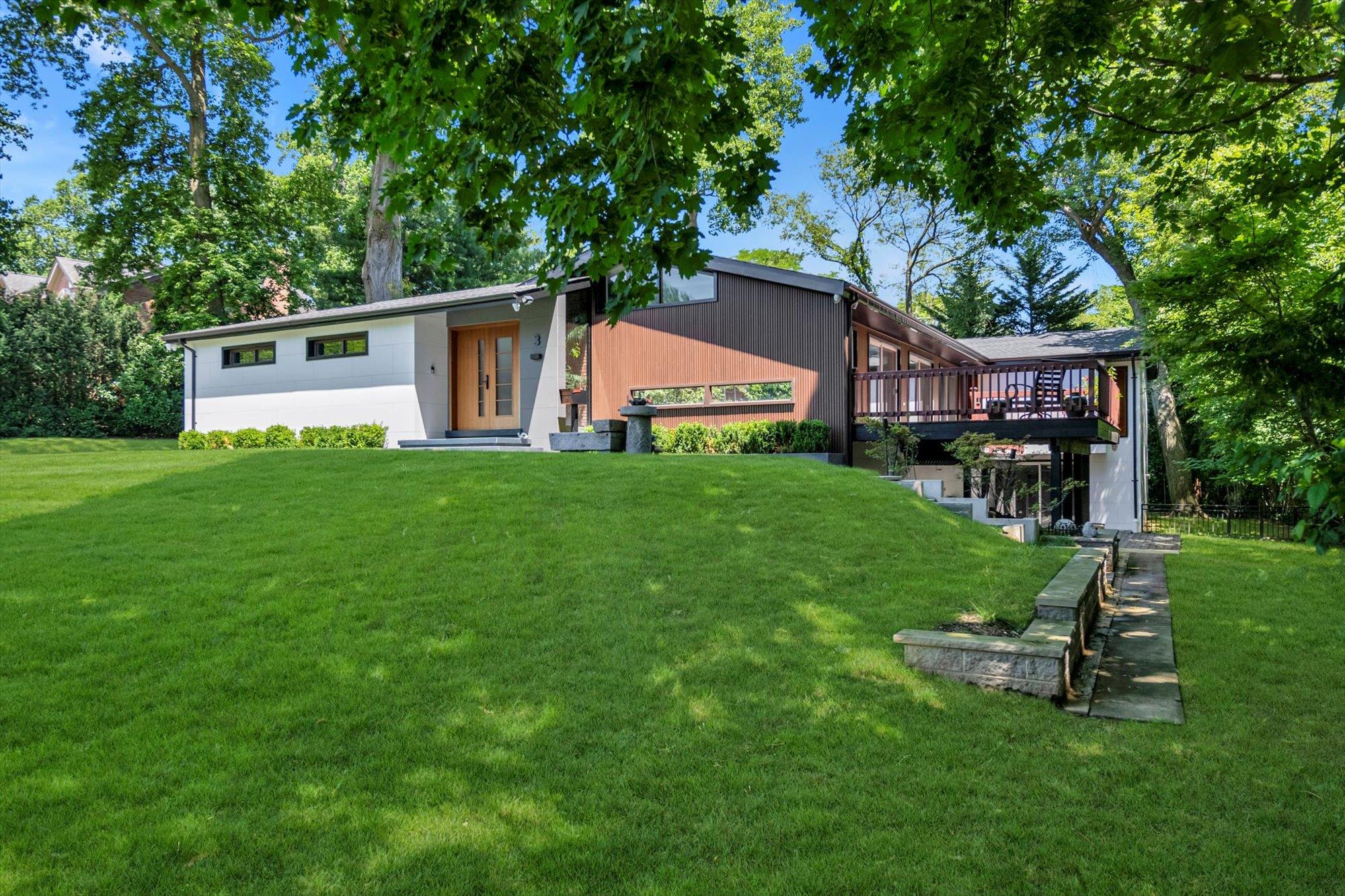#1 photo, 3 Horseshoe Lane, Great Neck , NY 11020