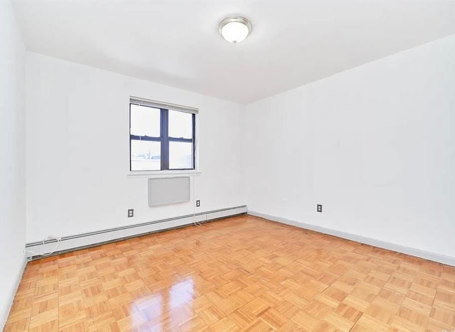 #7 photo, 5611 Van Cleef Street, クイーンズ区 Corona , NY 11368