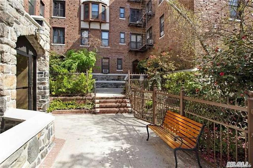 #13 photo, 160-15 Powells Cove Boulevard, クイーンズ区 Beechhurst , NY 11357