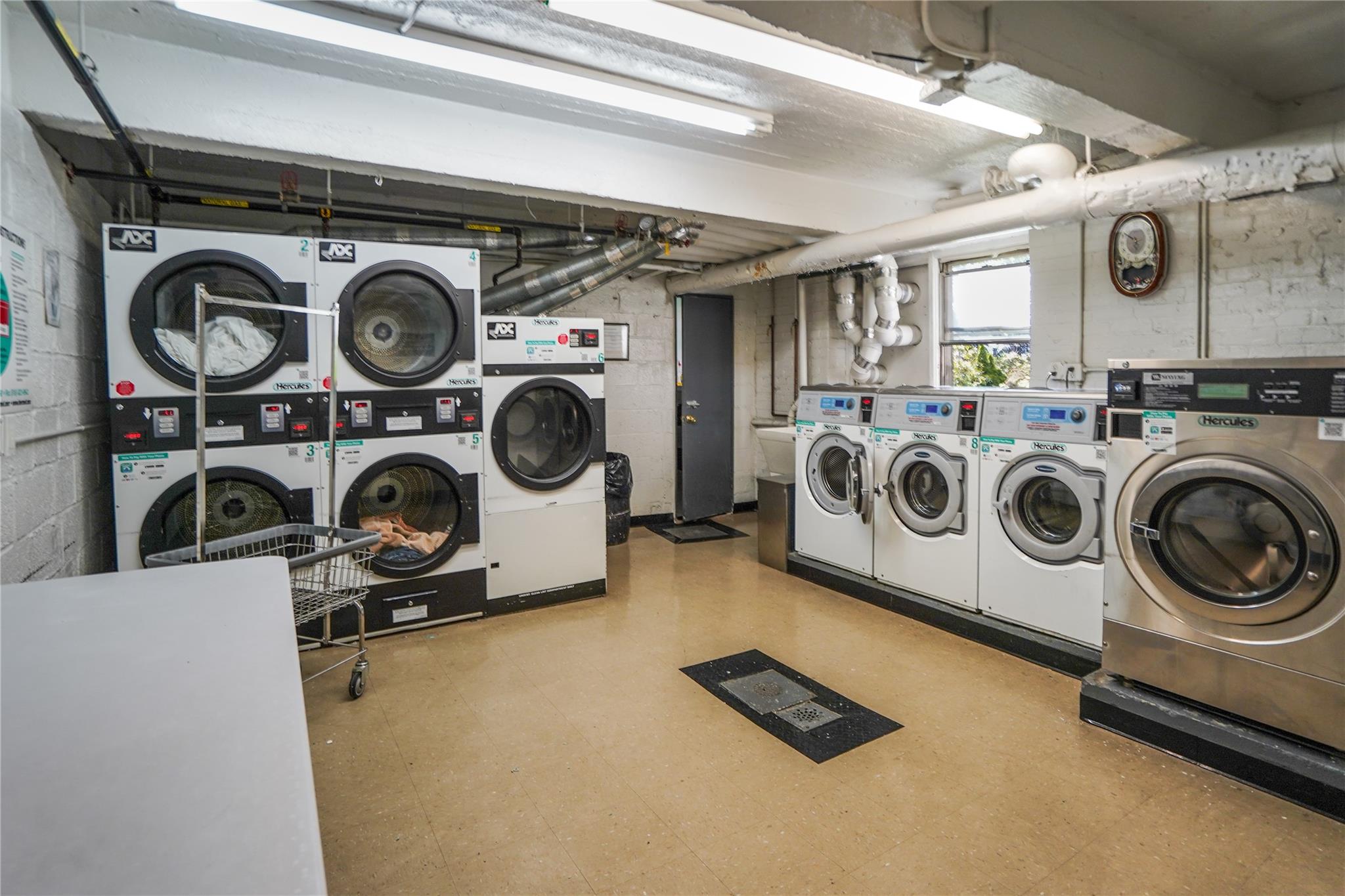 #11 photo, 63-61 Yellowstone Boulevard, クイーンズ区 Forest Hills , NY 11375