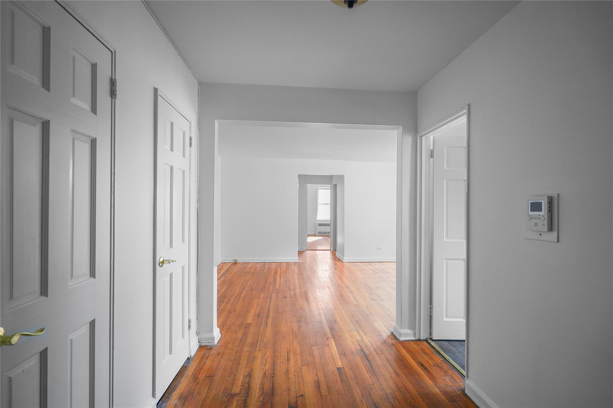 #2 photo, 63-61 Yellowstone Boulevard, クイーンズ区 Forest Hills , NY 11375