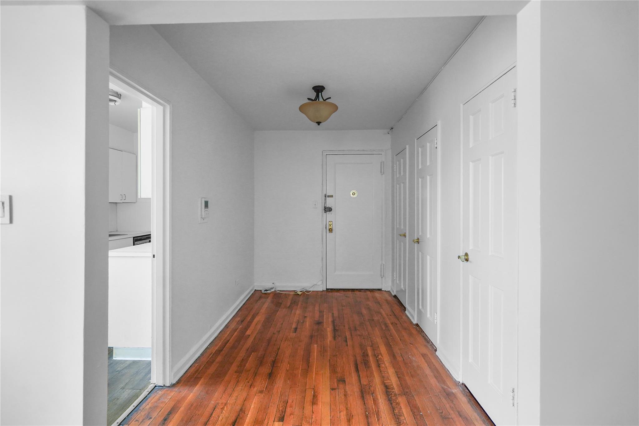 #3 photo, 63-61 Yellowstone Boulevard, クイーンズ区 Forest Hills , NY 11375