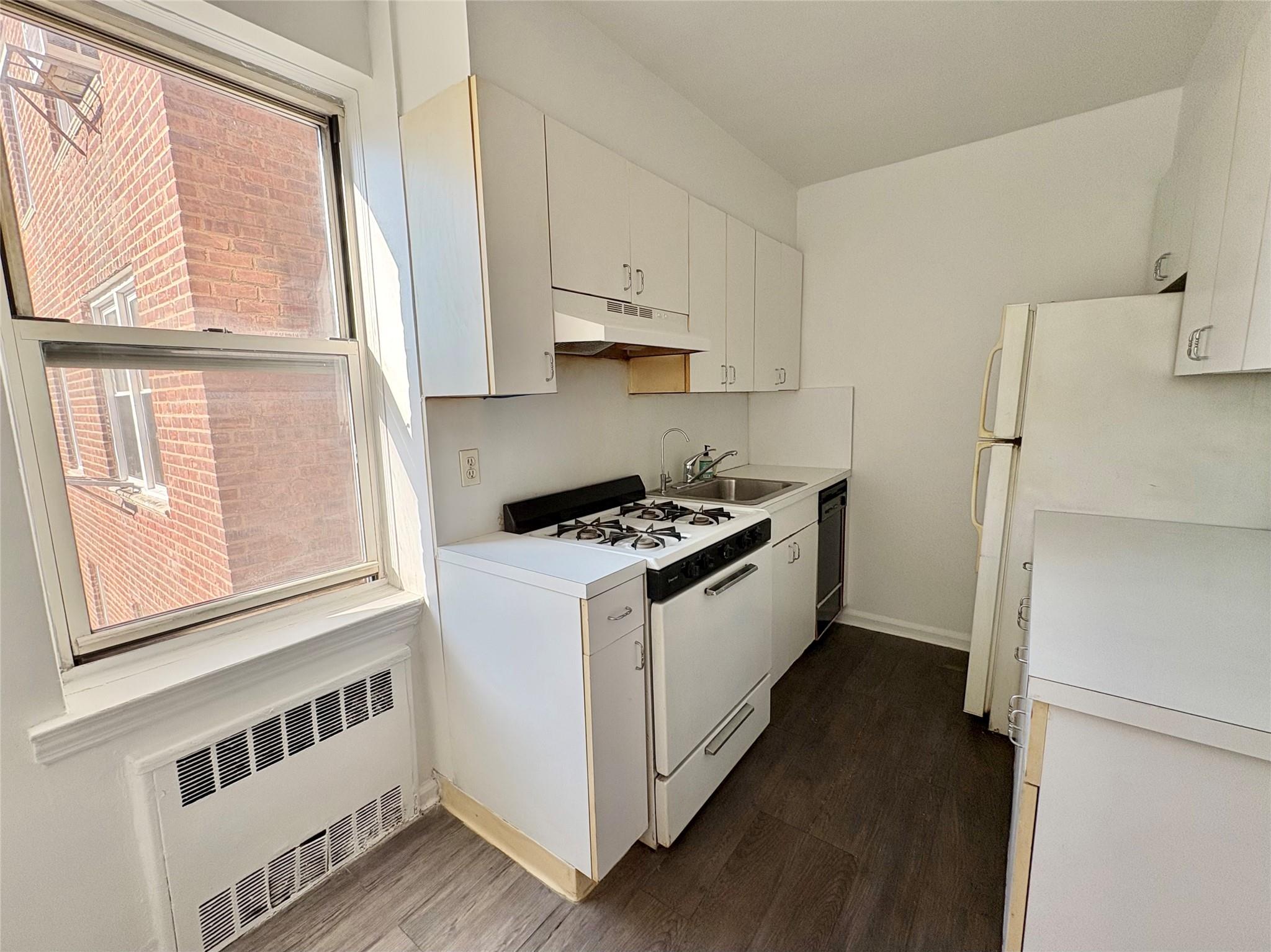 #8 photo, 63-61 Yellowstone Boulevard, クイーンズ区 Forest Hills , NY 11375