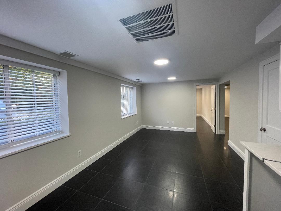 #2 photo, 50 Woodbury Road, サフォーク郡 Huntington , NY 11743