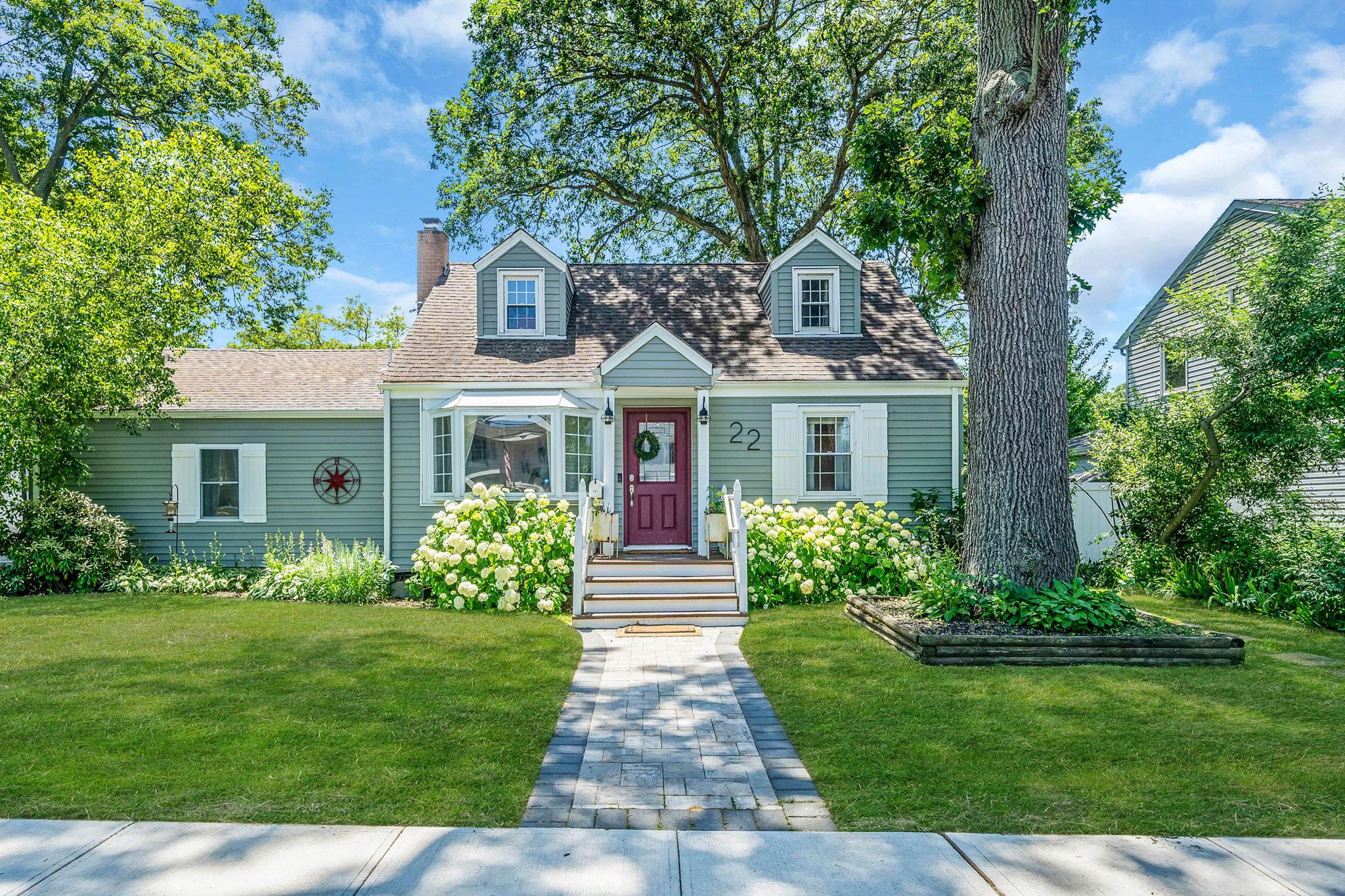 #1 photo, 22 Howell Street, 東長島 Patchogue , NY 11772