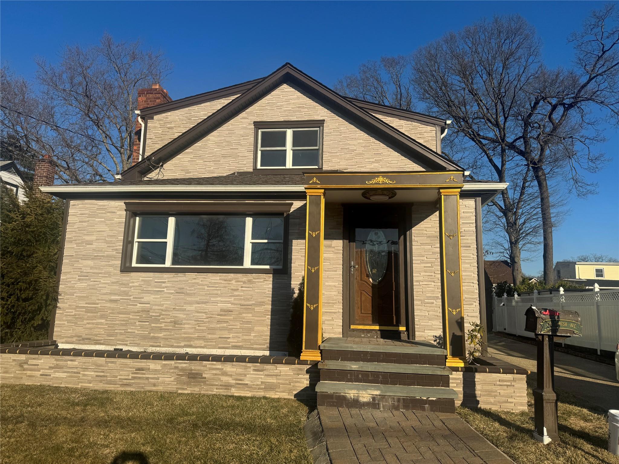 #1 photo, 715 Thrush AVENUE Avenue, 長島 West Hempstead , NY 11552