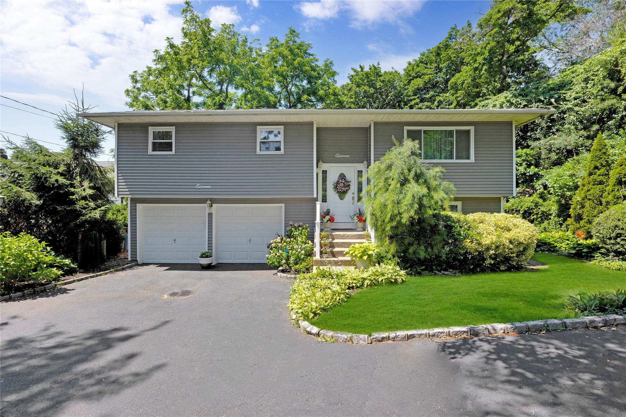 #1 photo, 11 Margaret Lane, سوفولك Huntington , NY 11743