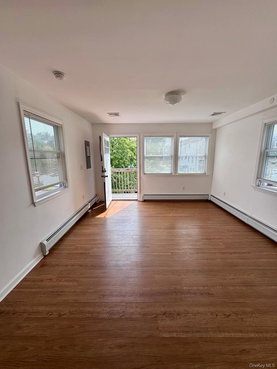 #7 photo, 107 Baden Place, スタテンアイランド Staten Island , NY 10306