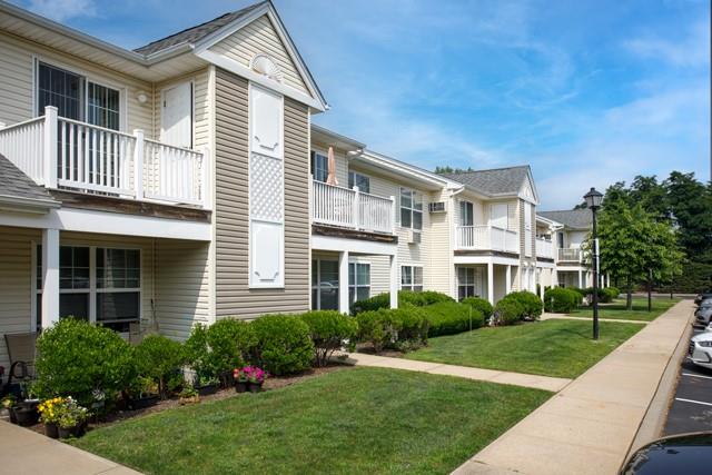 #1 photo, 465 New Highway, Lindenhurst , NY 11726