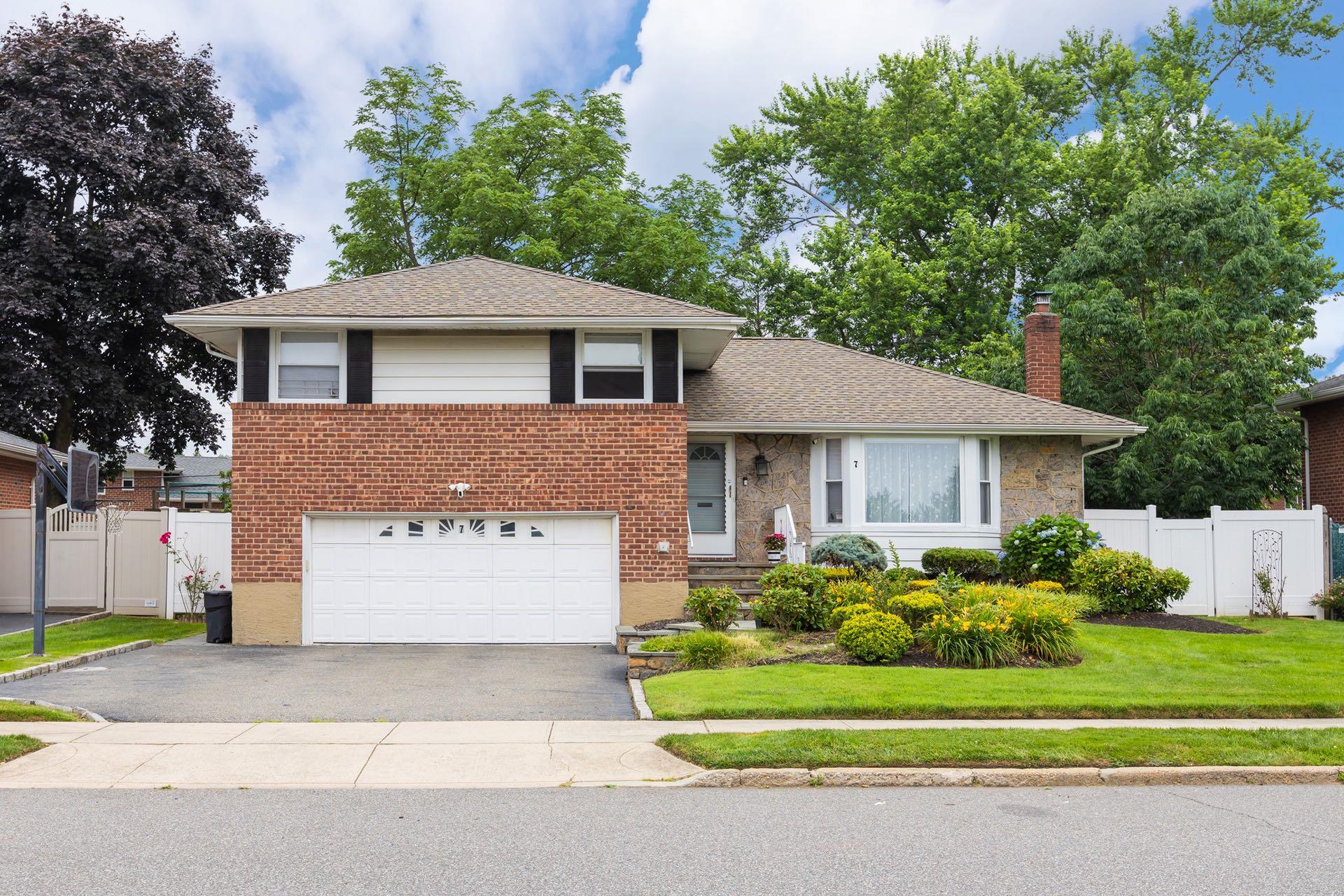 #1 photo, 7 Lorraine Street, ناسو Syosset , NY 11791