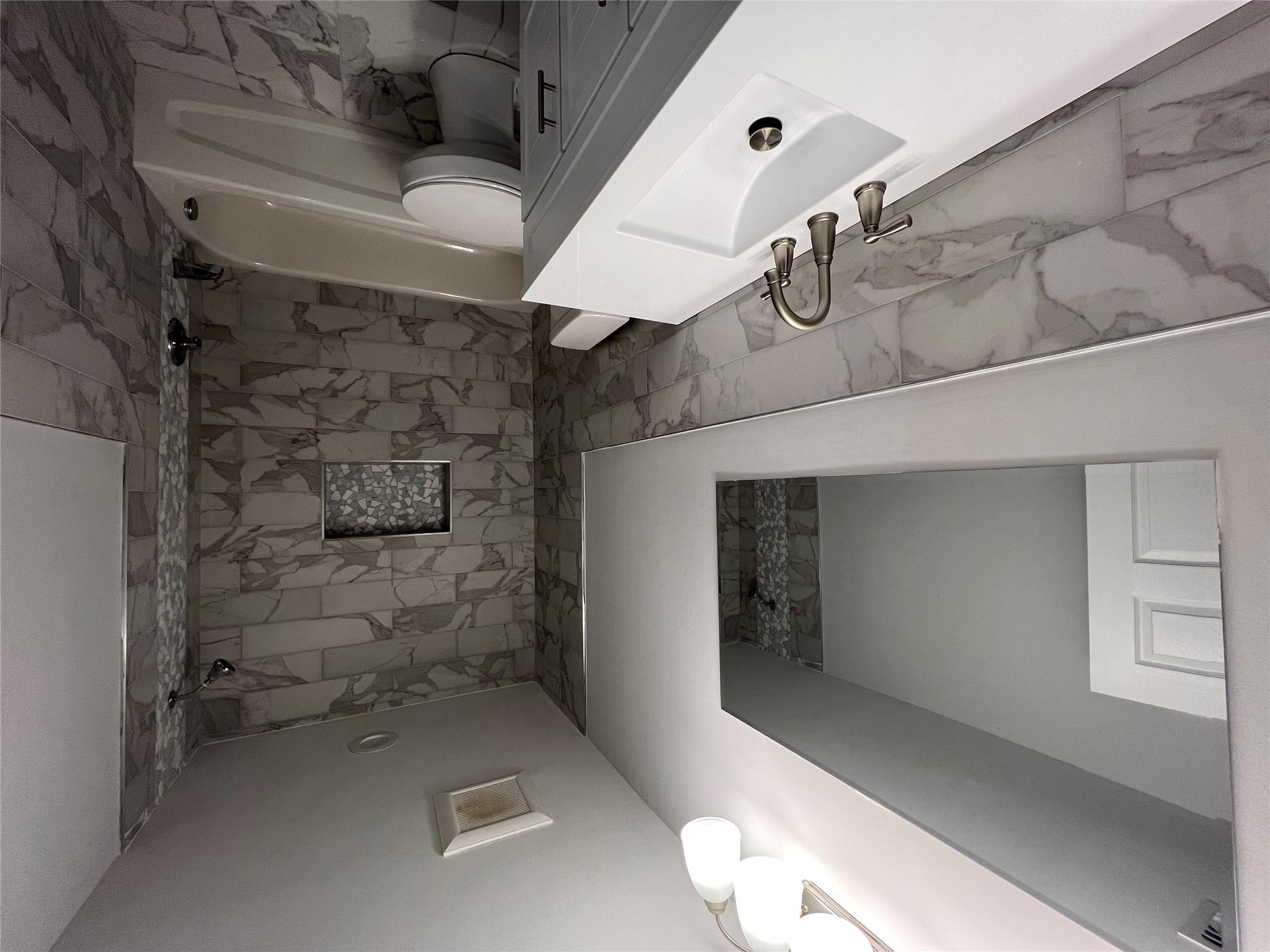 #13 photo, N / C Blue Point Road, サフォーク郡 Farmingville , NY 11738