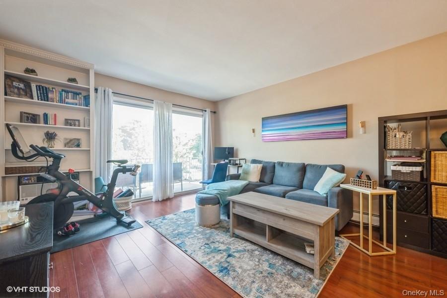 #10 photo, 90 S PARK Avenue, Rockville Centre , NY 11570