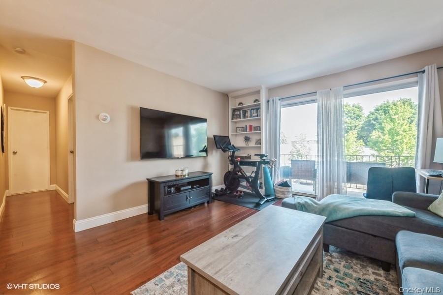 #11 photo, 90 S PARK Avenue, Rockville Centre , NY 11570