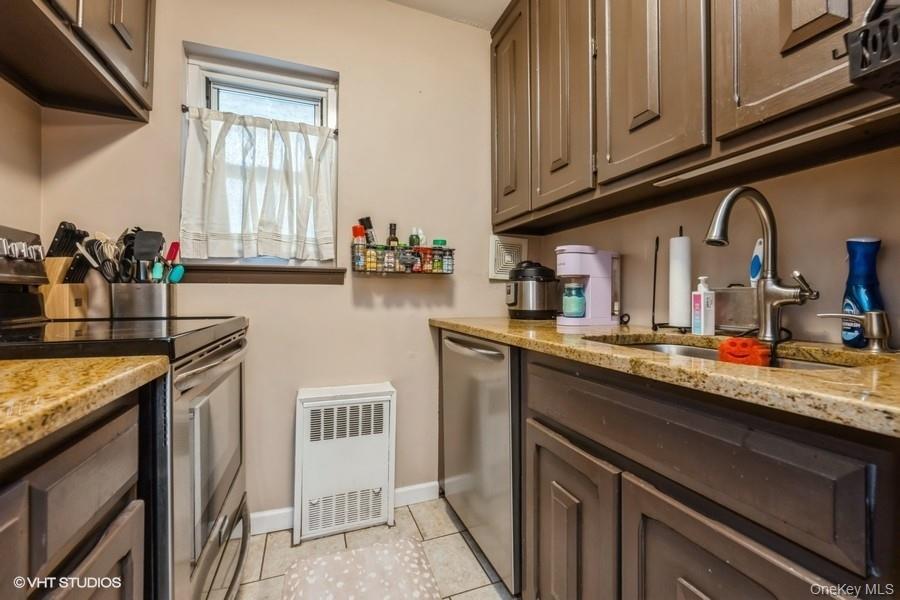 #14 photo, 90 S PARK Avenue, Rockville Centre , NY 11570