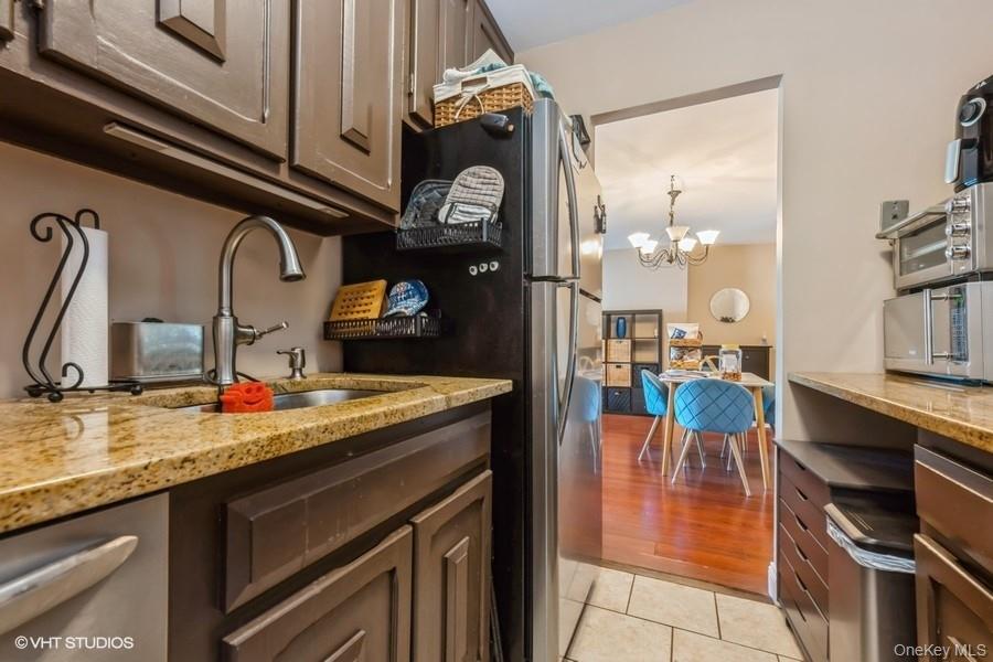 #15 photo, 90 S PARK Avenue, Rockville Centre , NY 11570