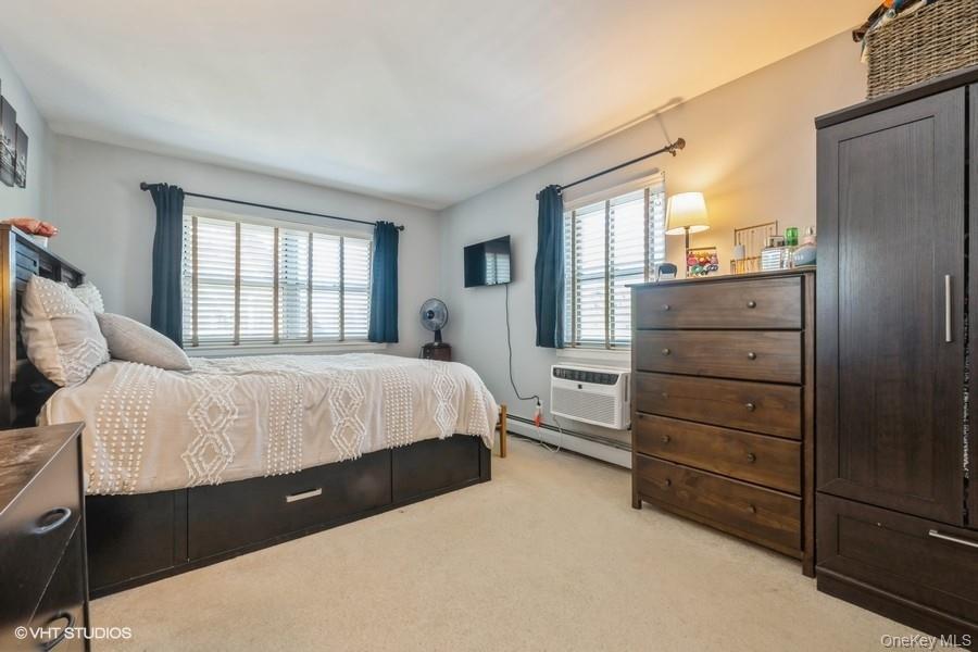 #17 photo, 90 S PARK Avenue, Rockville Centre , NY 11570