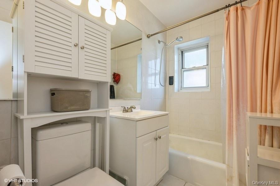 #19 photo, 90 S PARK Avenue, Rockville Centre , NY 11570