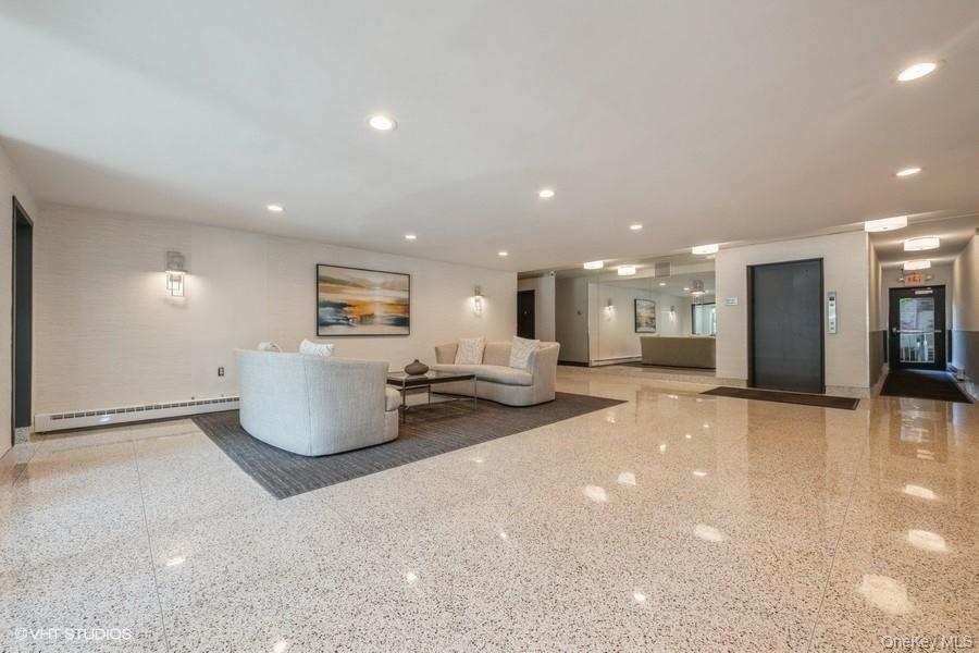 #5 photo, 90 S PARK Avenue, Rockville Centre , NY 11570