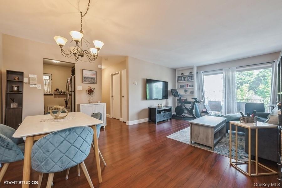 #7 photo, 90 S PARK Avenue, Rockville Centre , NY 11570