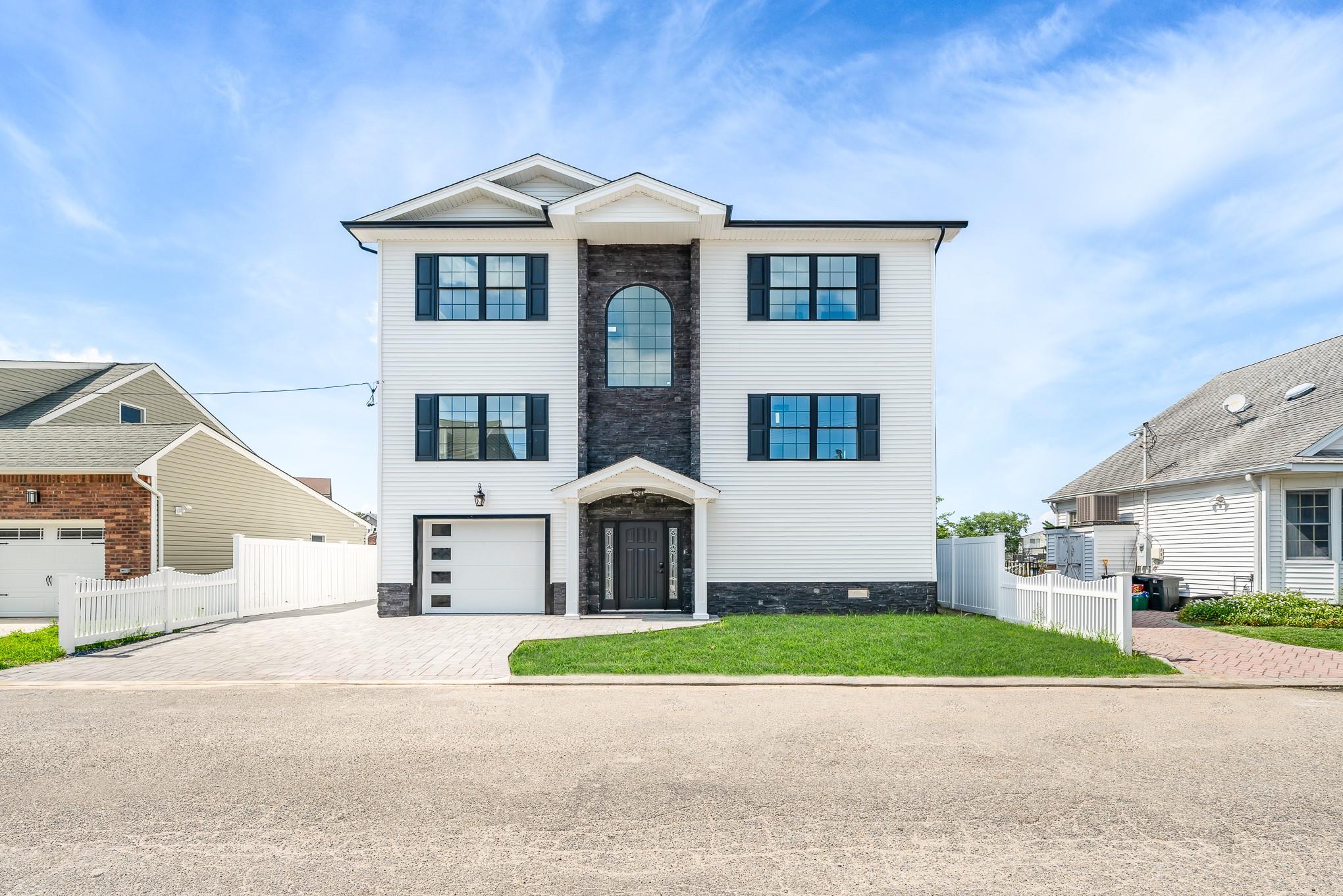 #1 photo, 23 Bay Street, 長島 Bellmore , NY 11710