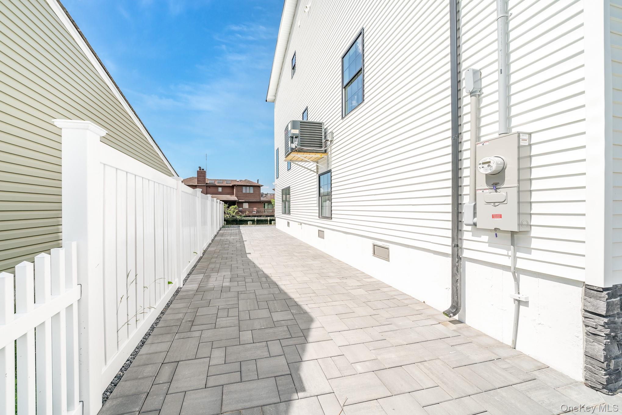 #8 photo, 23 Bay Street, ナッソー郡 Bellmore , NY 11710