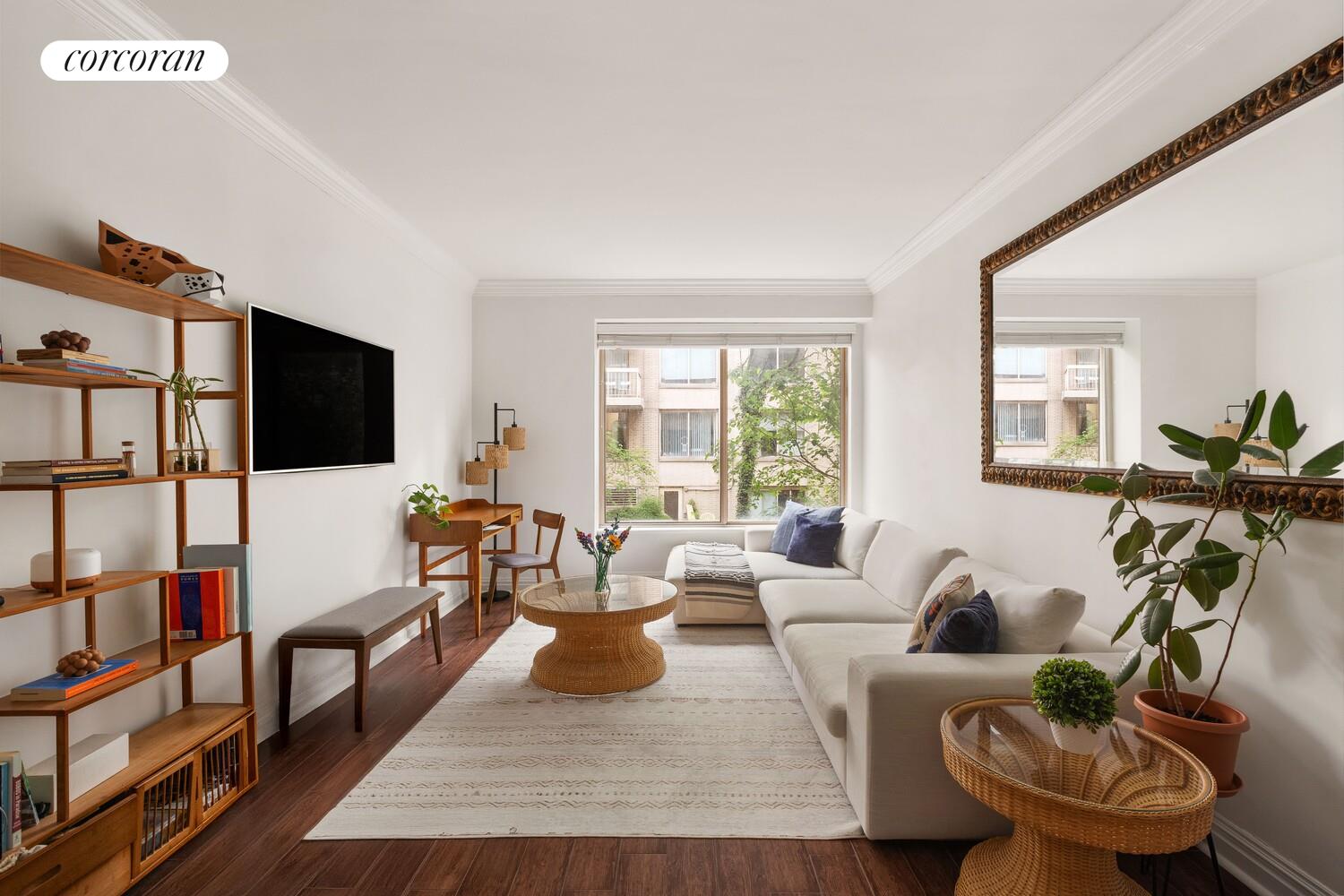 #1 photo, 200 E 69TH Street, Lenox Hill , NY 10021