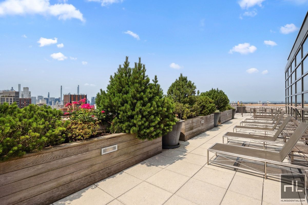 #14 photo, 215-217 E 96th Street, マンハッタン Upper East Side , NY 10128