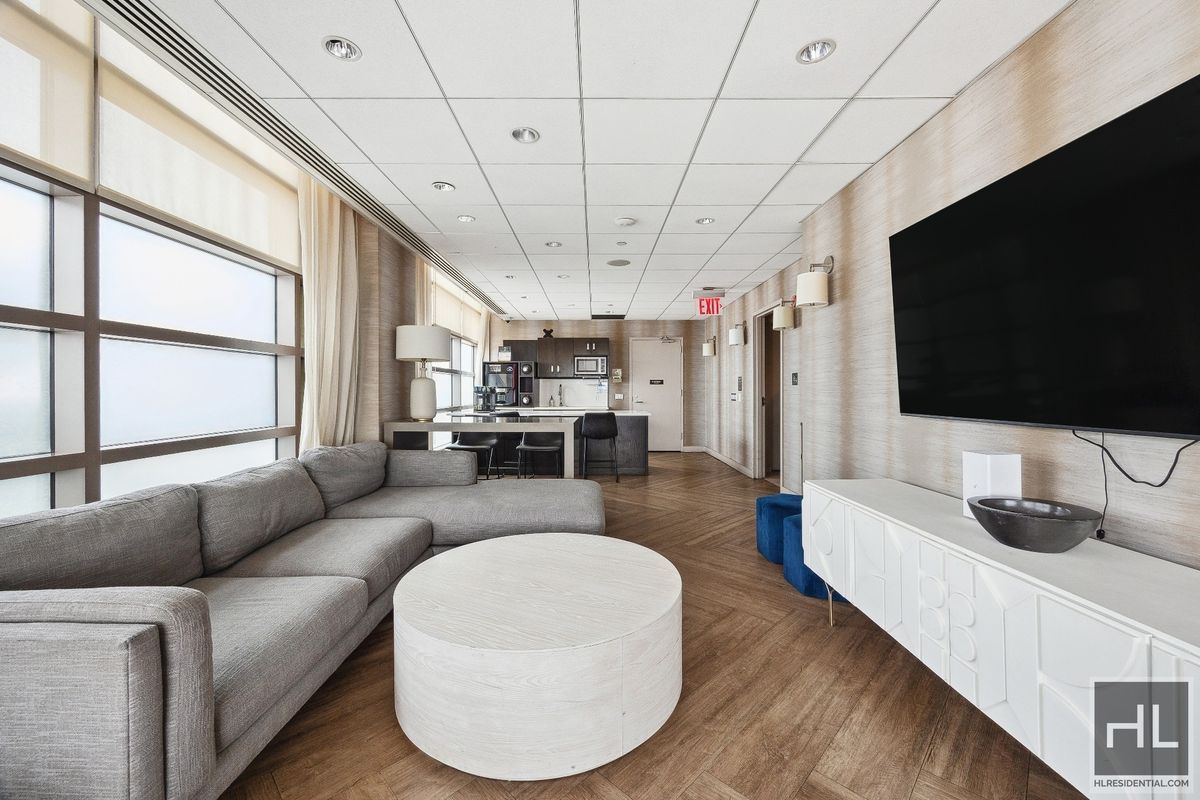 #15 photo, 215-217 E 96th Street, マンハッタン Upper East Side , NY 10128