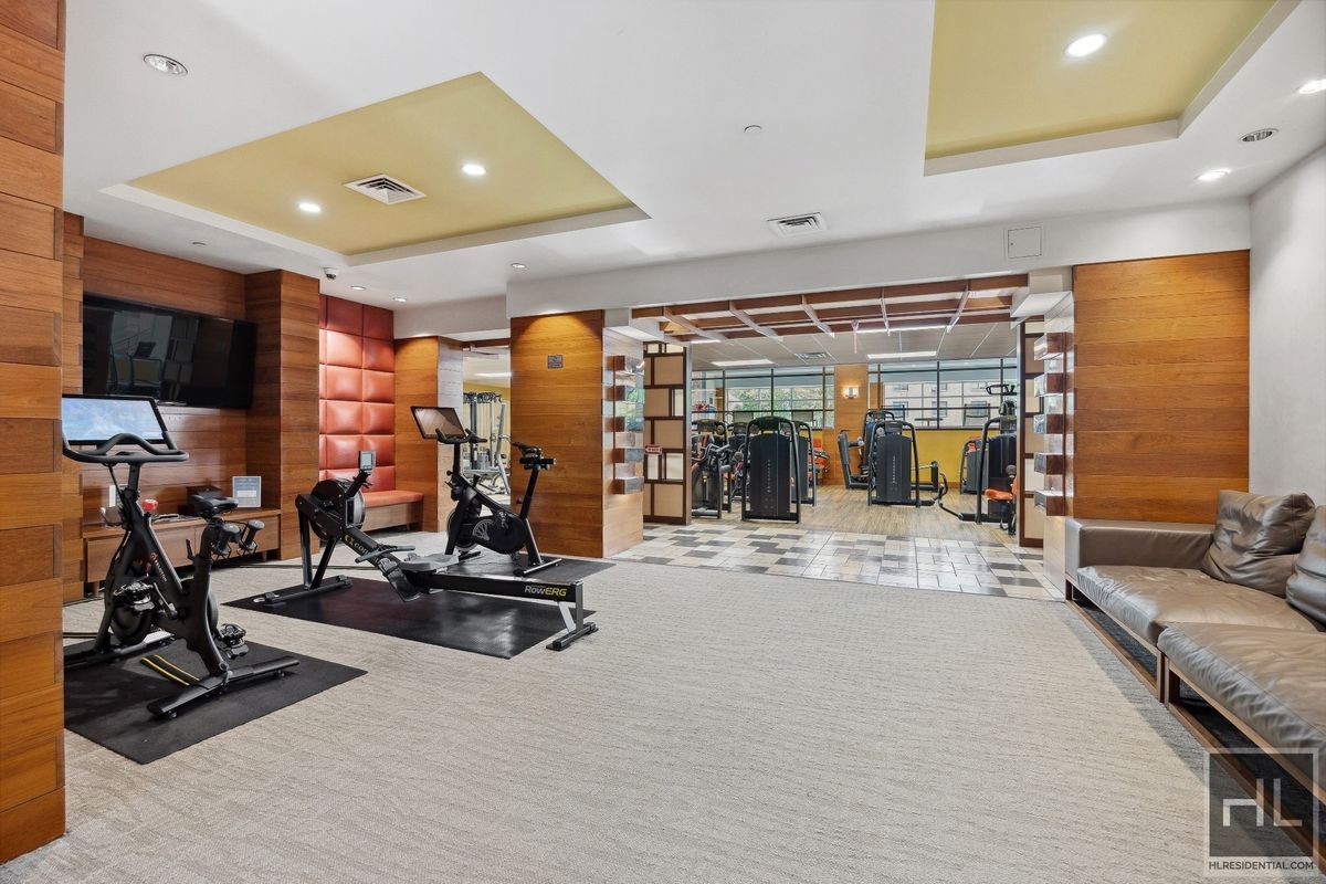 #16 photo, 215-217 E 96th Street, マンハッタン Upper East Side , NY 10128