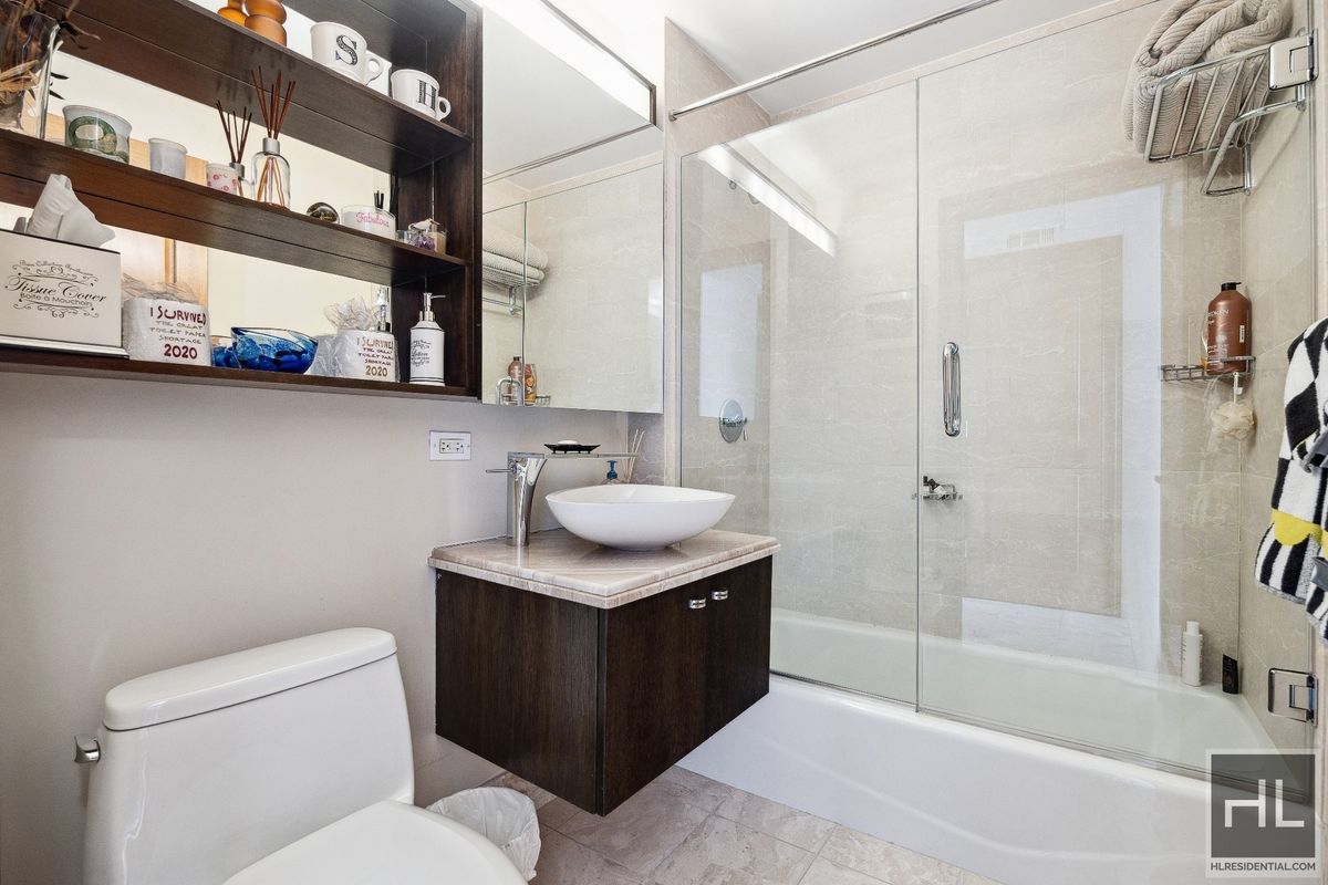 #5 photo, 215-217 E 96th Street, マンハッタン Upper East Side , NY 10128